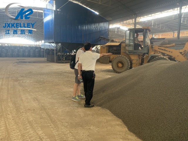江蘇客戶(hù)考察陶粒濾料成品